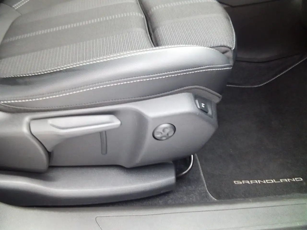 Opel Grandland X Grandland GS VollLED ACC SHZ LHZ 360 Navi AT — معرض صور السيارة 6