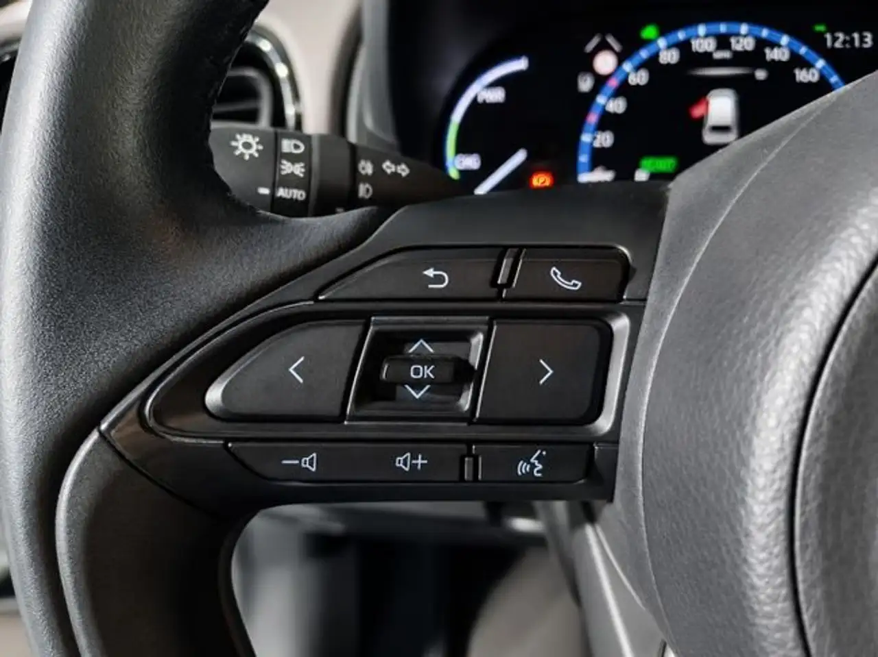 Toyota Yaris Cross 120H Style — Galería del vehículo 5