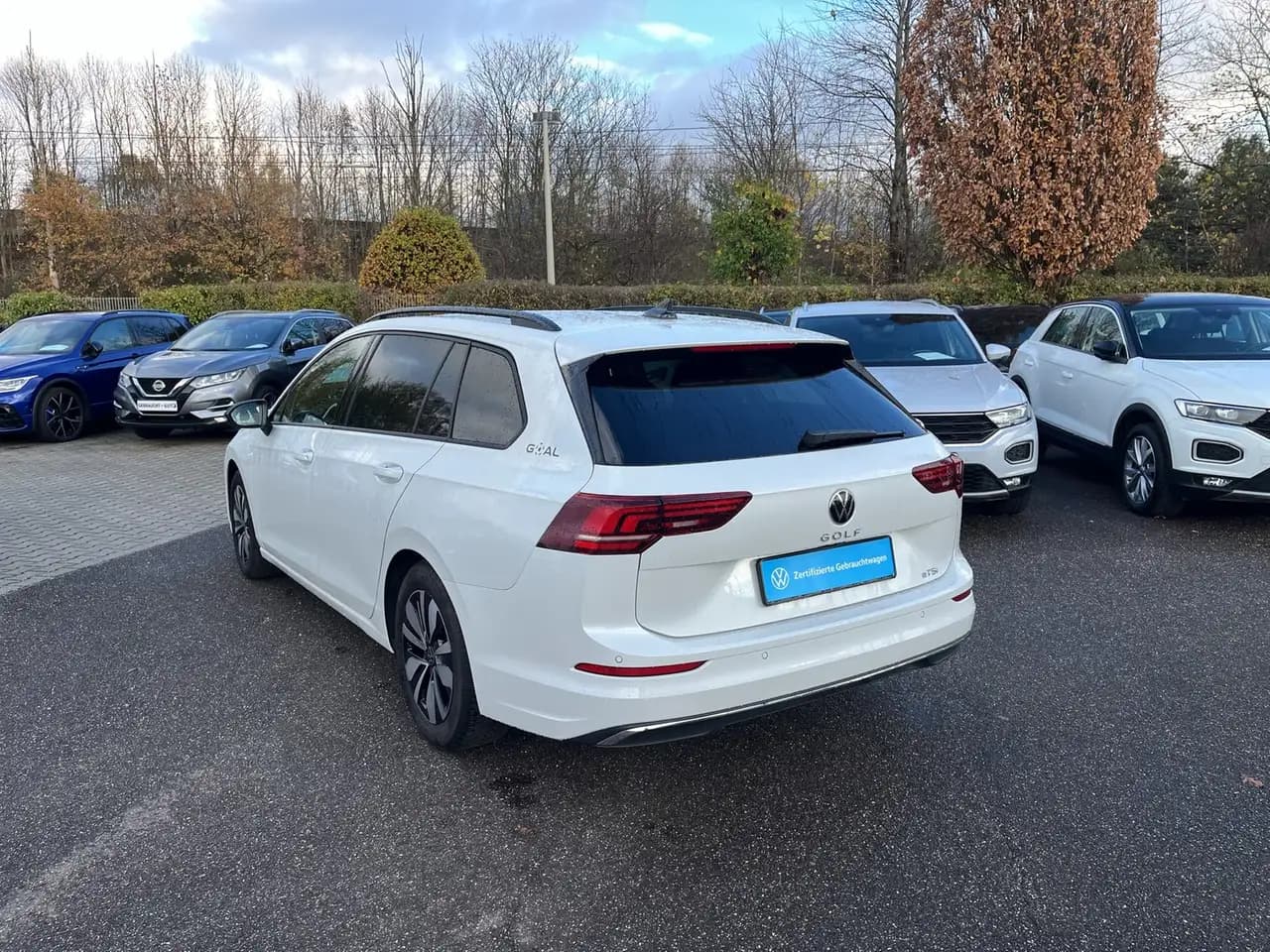 Volkswagen Golf VIII Variant 1.5 TSI DSG GOAL Navi AHK 360° — Vehicle gallery 2