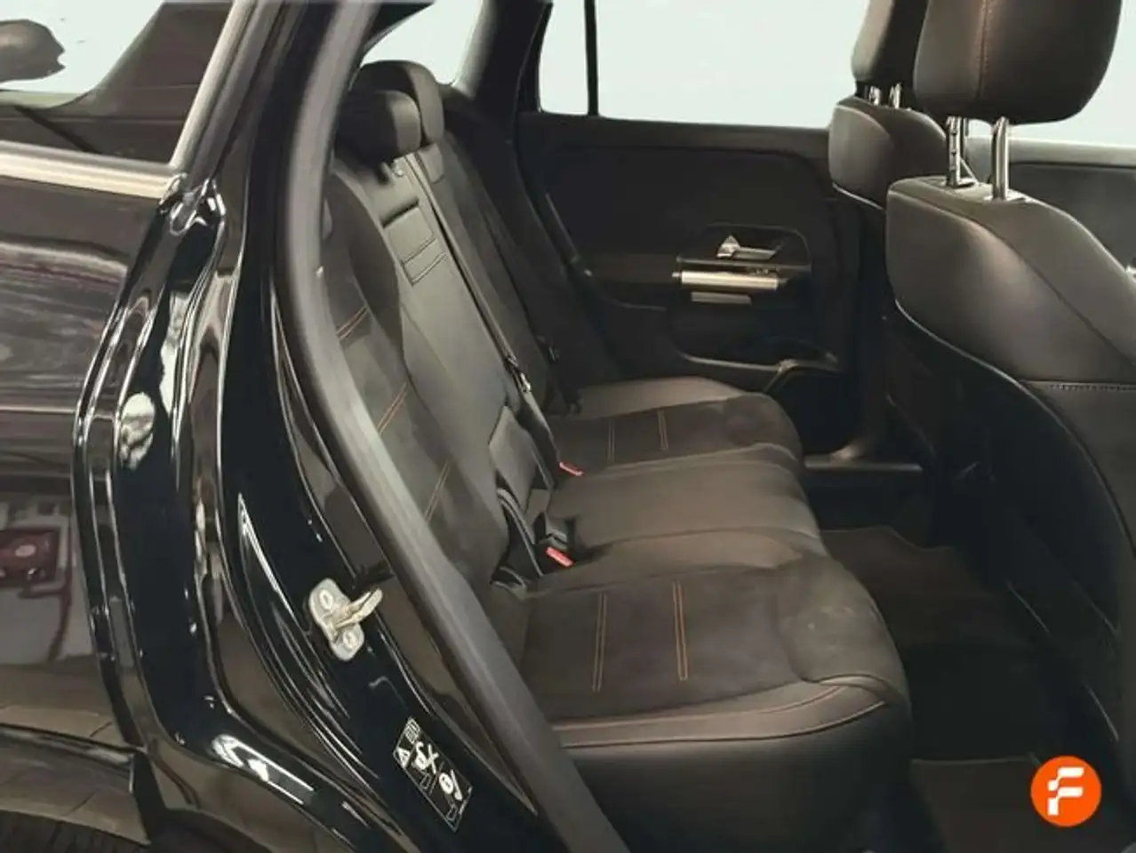 Mercedes-Benz GLA 200 D — معرض صور السيارة 16