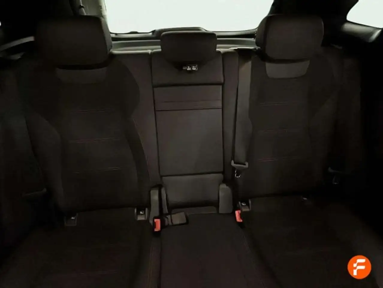 Mercedes-Benz GLA 200 D — معرض صور السيارة 17