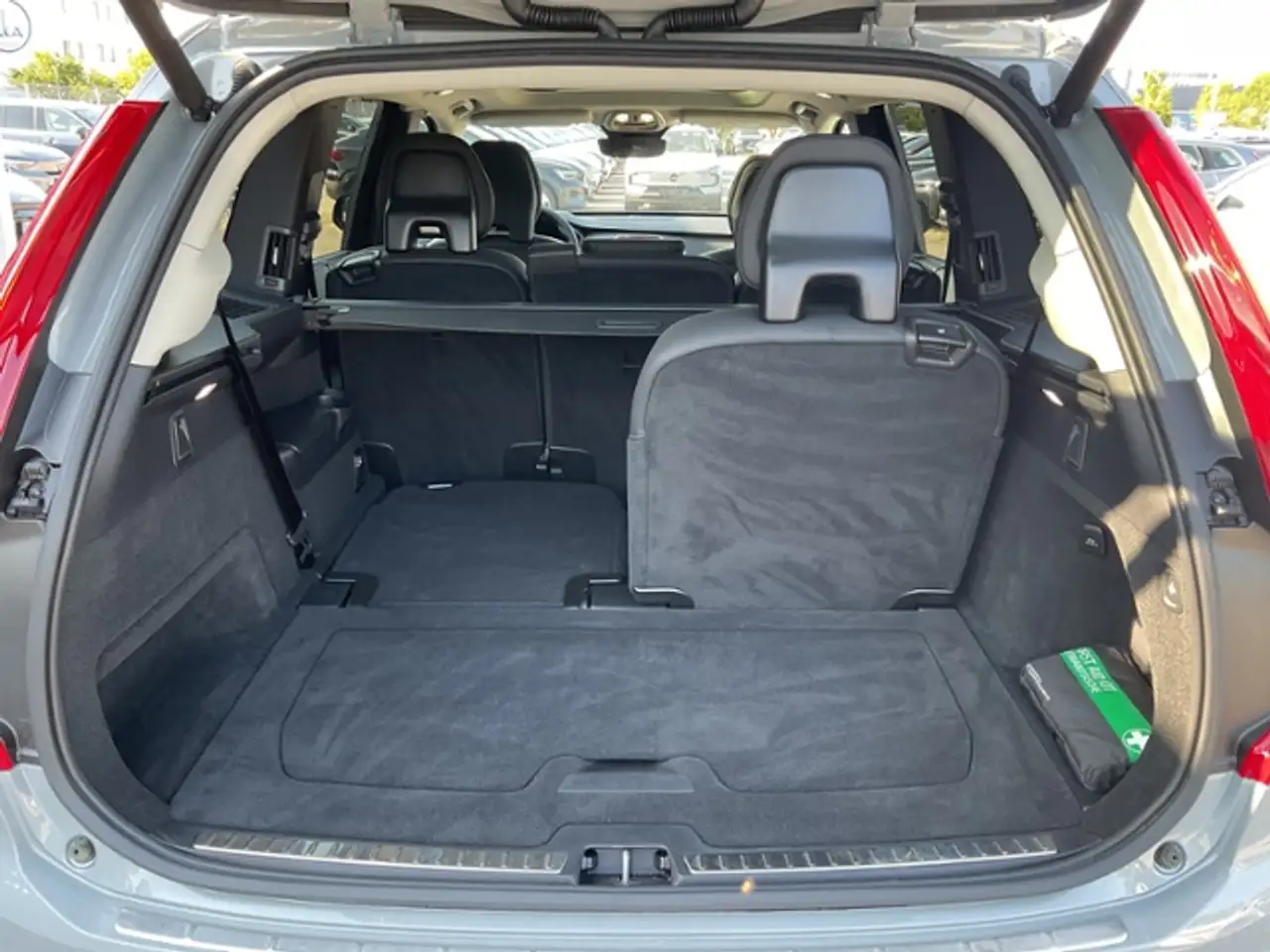 Volvo XC90 T8 Plus Dark Plug-In AHK PANO 360° ACC 20" — Galería del vehículo 20