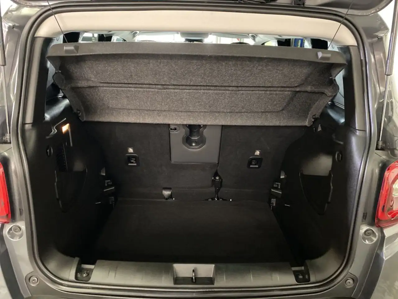 Jeep Renegade 1.5 GSE T4 48V e-Hybrid Automatik S-Edition — معرض صور السيارة 6