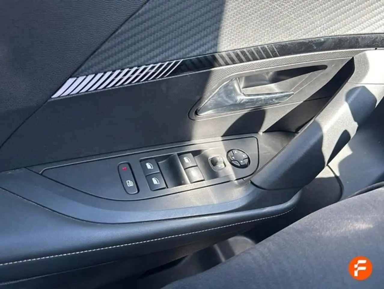 Peugeot 2008 1.2 PureTech S&S Allure EAT8 130 — معرض صور السيارة 15