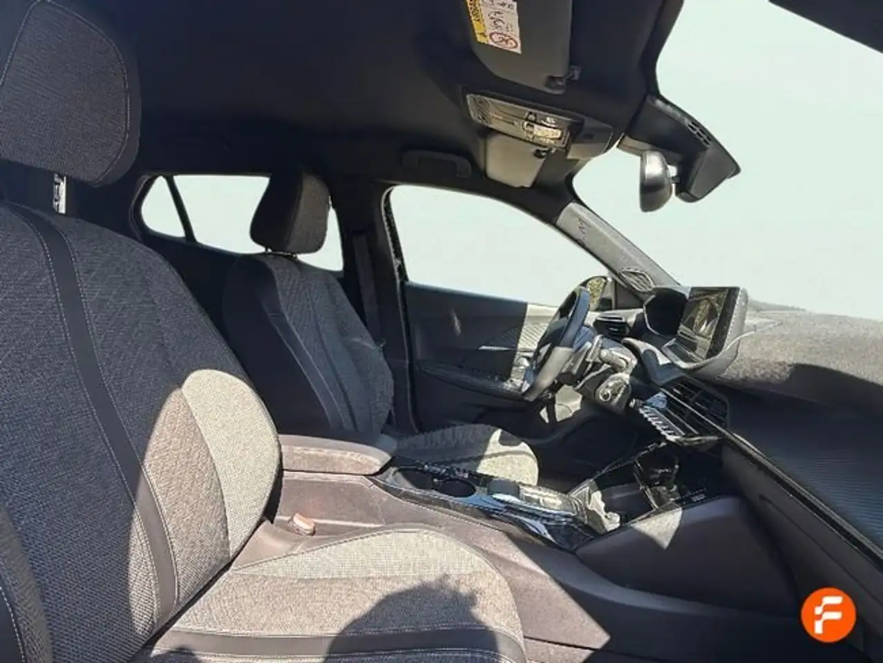 Peugeot 2008 1.2 PureTech S&S Allure EAT8 130 — معرض صور السيارة 16