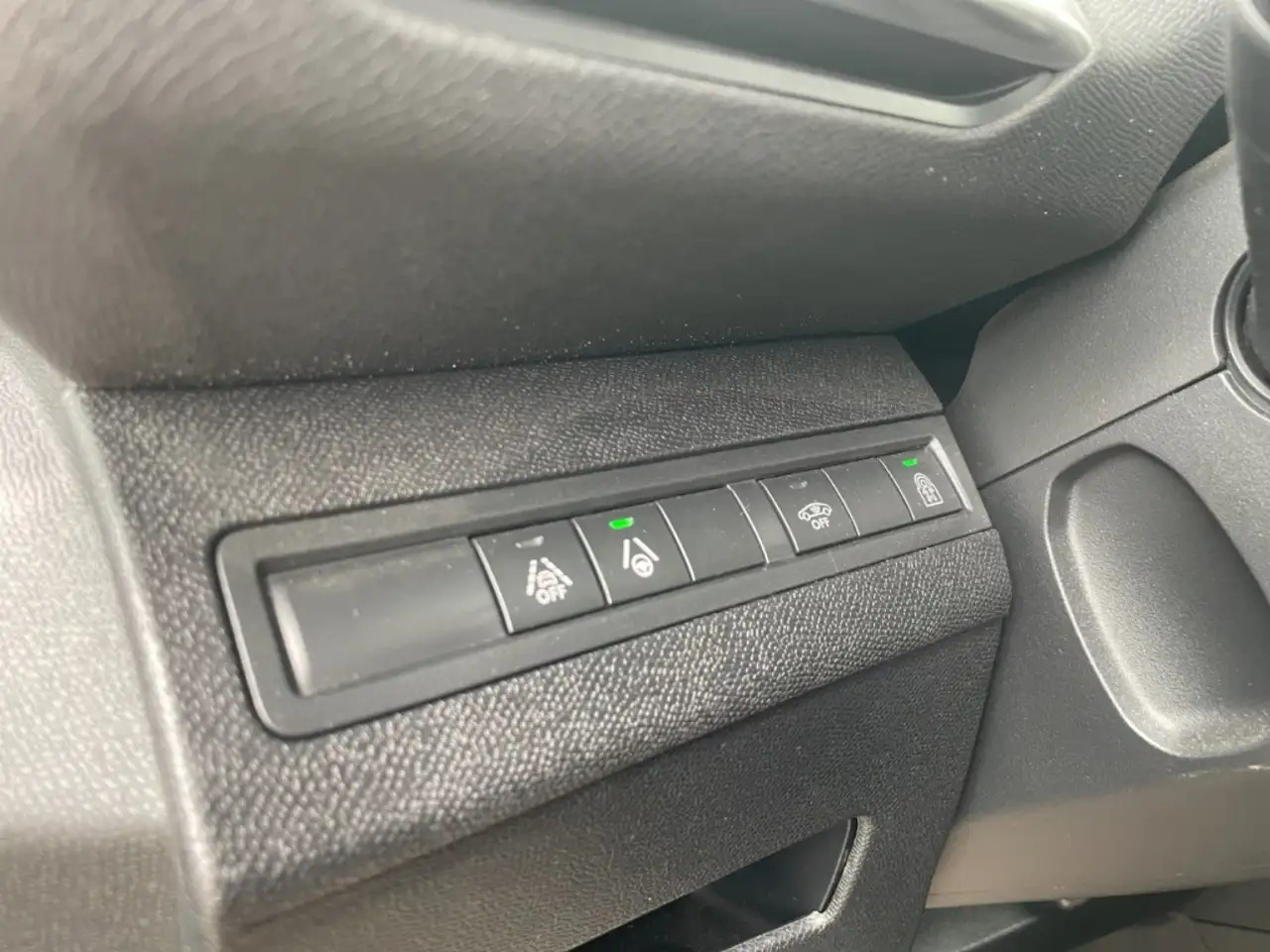 Peugeot 3008 GT PT 130 EAT8 Panorama Navi Digitales Cockpit Sou — Vehicle gallery 19