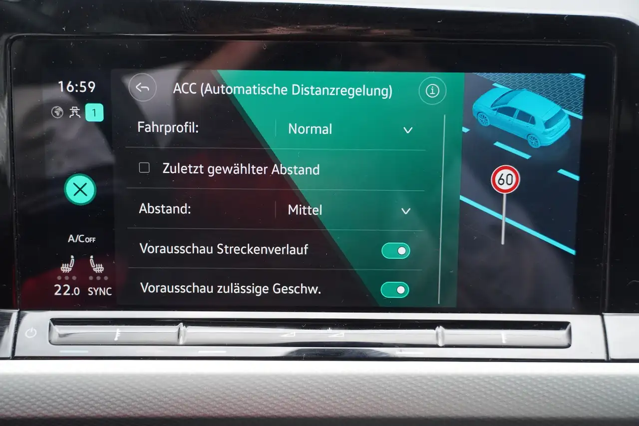 Volkswagen Golf VIII Variant 1.0 Move ACC Android Apple AHK — Galería del vehículo 17