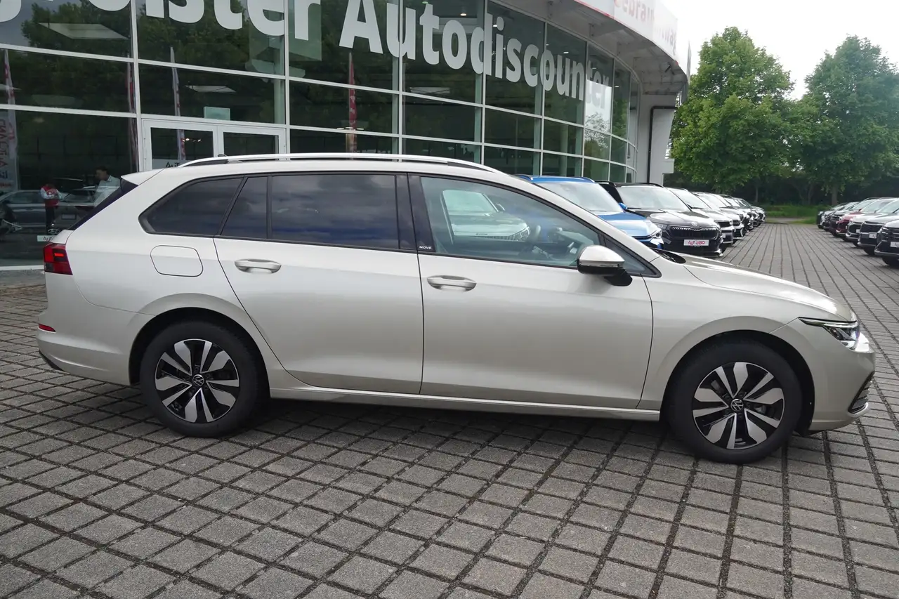 Volkswagen Golf VIII Variant 1.0 Move ACC Android Apple AHK — Galería del vehículo 5