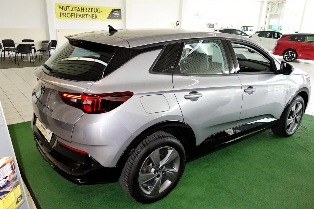 Opel Grandland 1.2 GS AT8 Matrixlicht,el.Heckklappe,360°Kamera — Galería del vehículo 20