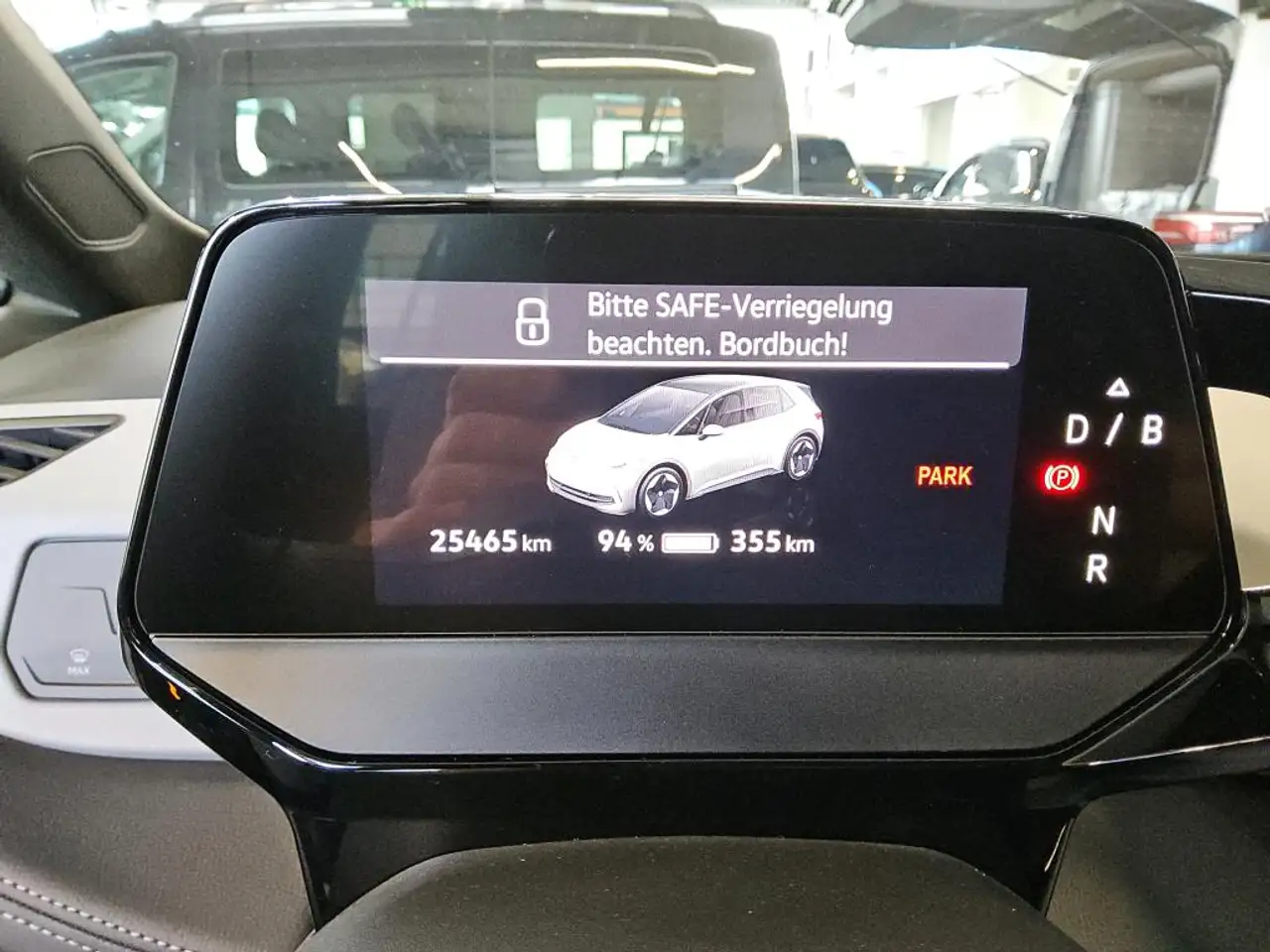 Volkswagen ID.3 Pro 150 kW Move Navi SHZ ACC LED RFK — Vehicle gallery 9