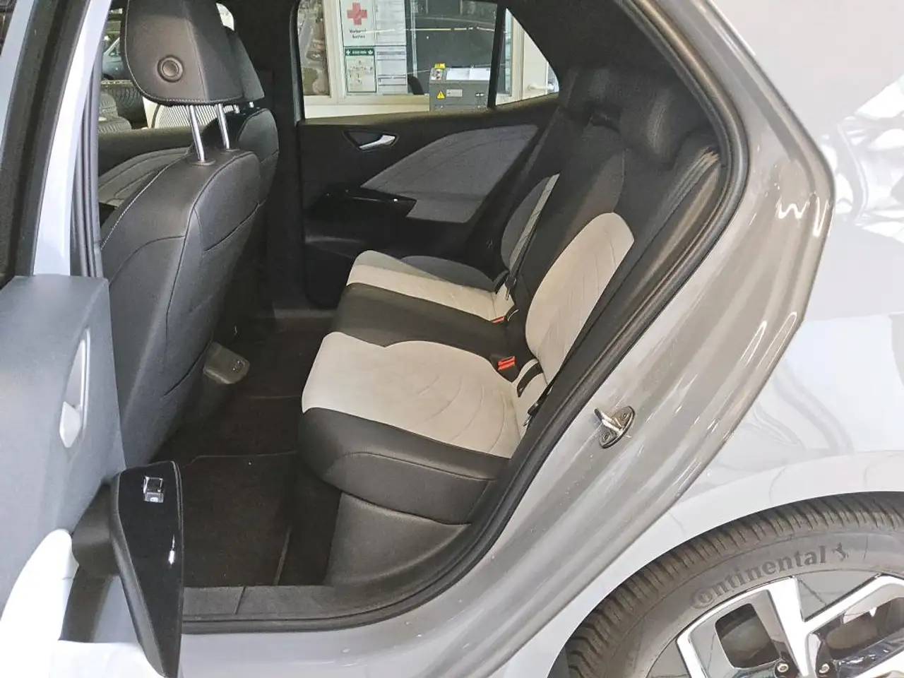 Volkswagen ID.3 Pro 150 kW Move Navi SHZ ACC LED RFK — Vehicle gallery 7