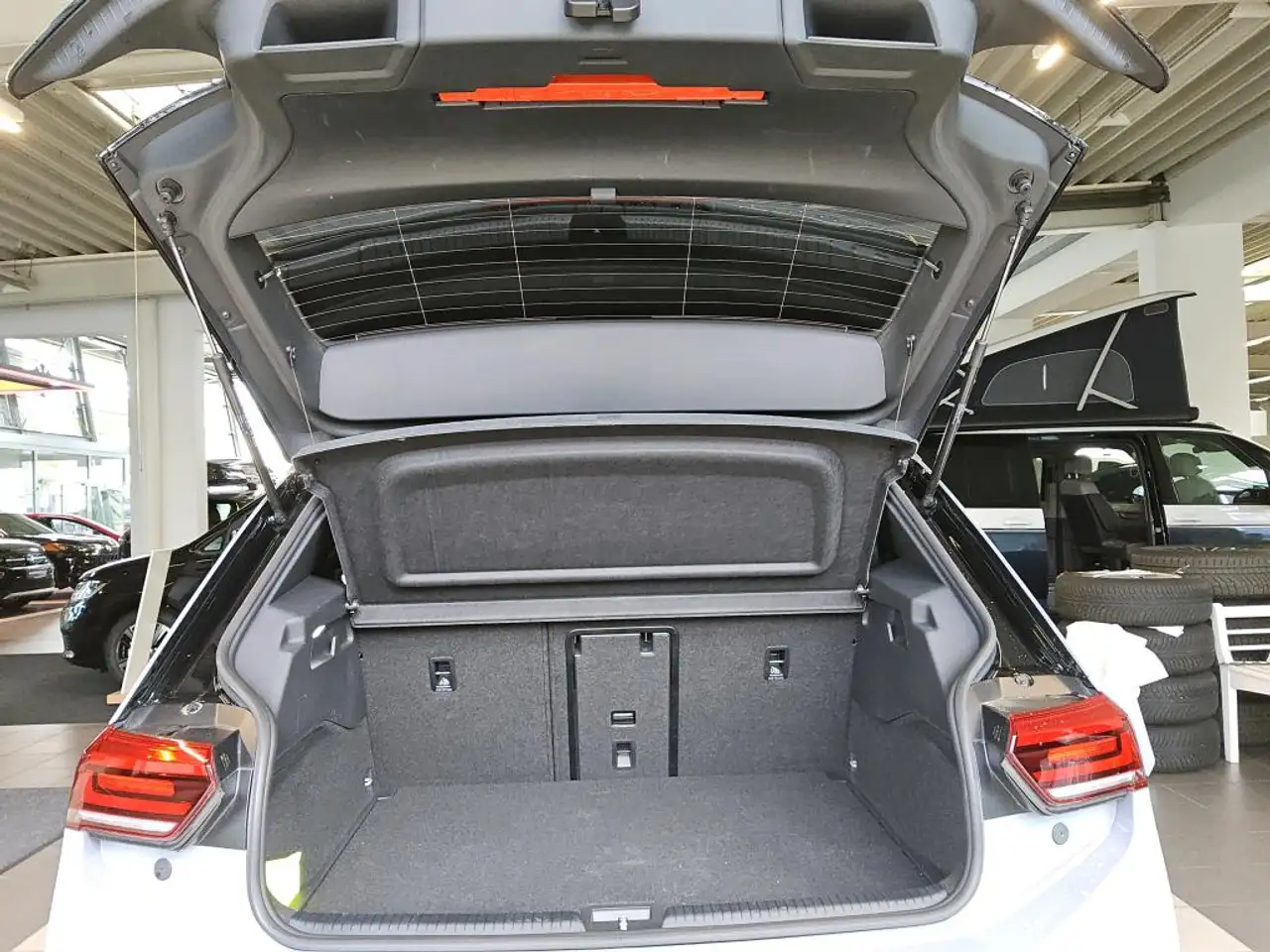 Volkswagen ID.3 Pro 150 kW Move Navi SHZ ACC LED RFK — Vehicle gallery 8
