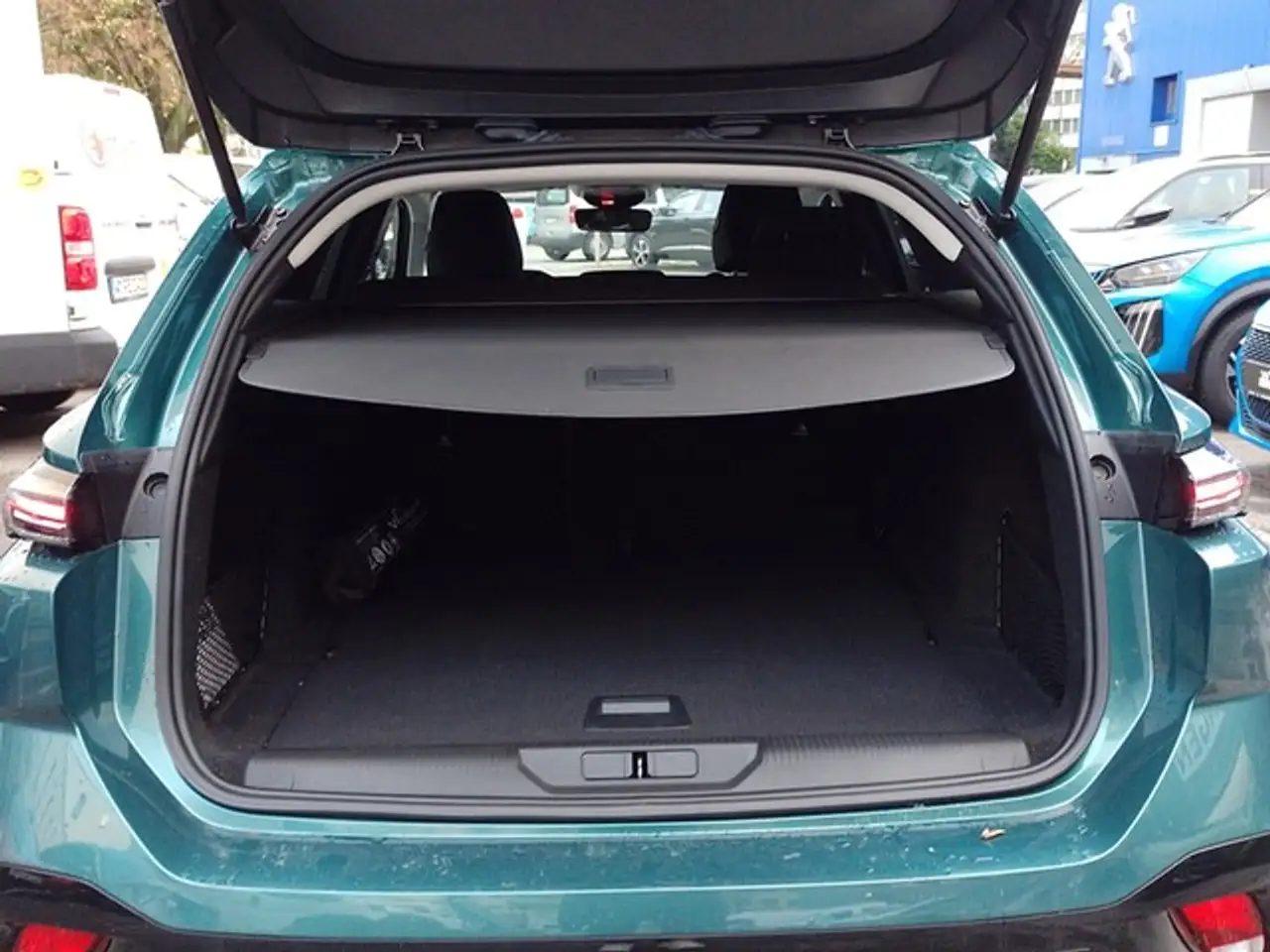 Peugeot 308 SW (P5)(07.2021->) Allure — معرض صور السيارة 16