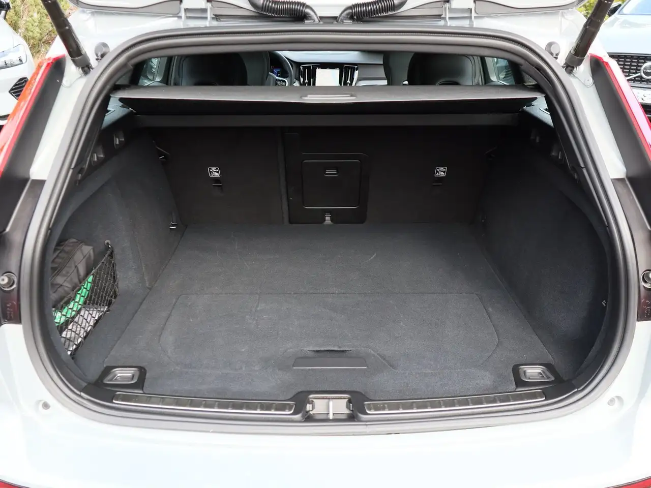 Volvo V60 T6 Recharge AWD Ultra Dark NP:75.260,-//AHK/360... — معرض صور السيارة 10
