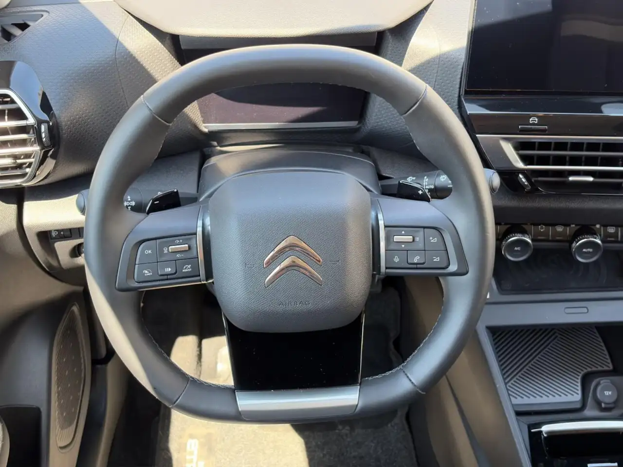 Citroen C4 Lim. Max Klima Navi Rückfahrkamera Sitzheizung — معرض صور السيارة 5