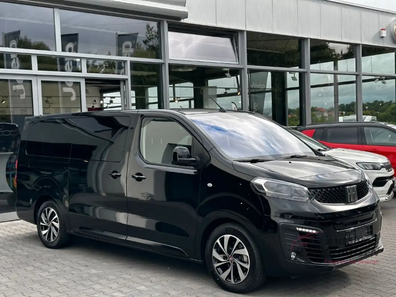 Fiat Ulysse E- L3 75kwh 8Sitz CarPlay Navi RF-Kamera Massage X — Galería del vehículo 2