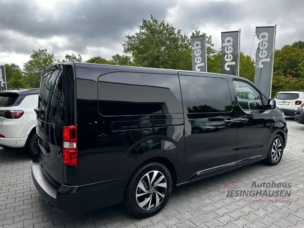 Fiat Ulysse E- L3 75kwh 8Sitz CarPlay Navi RF-Kamera Massage X — Galería del vehículo 3