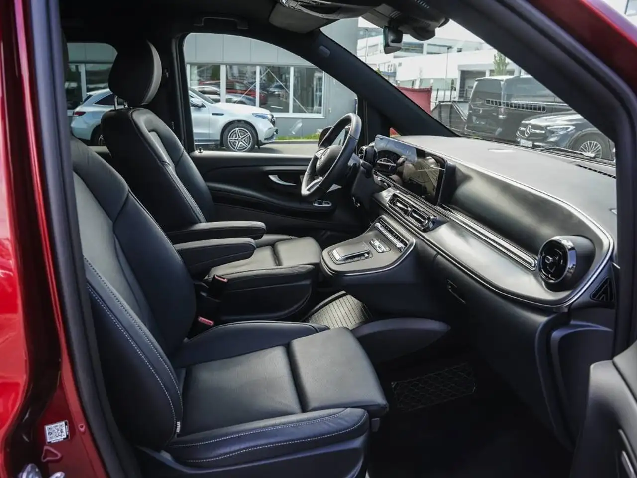 Mercedes-Benz EQV 300 lang Distronic AIRMATIC Kamera el.Türen — معرض صور السيارة 8