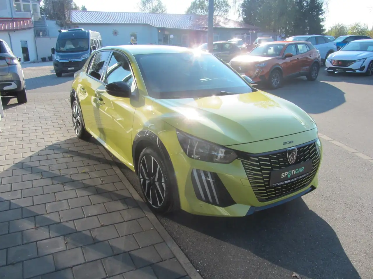 Peugeot 208 Hybrid 100 GT — Galería del vehículo 3