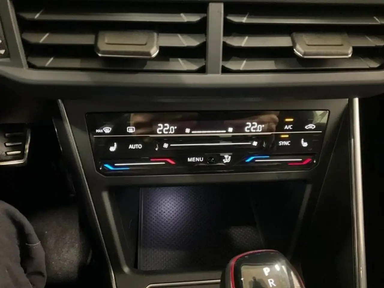 Volkswagen Polo GTI 2.0 TSI DSG Matrix Travel Side Assist S — معرض صور السيارة 11