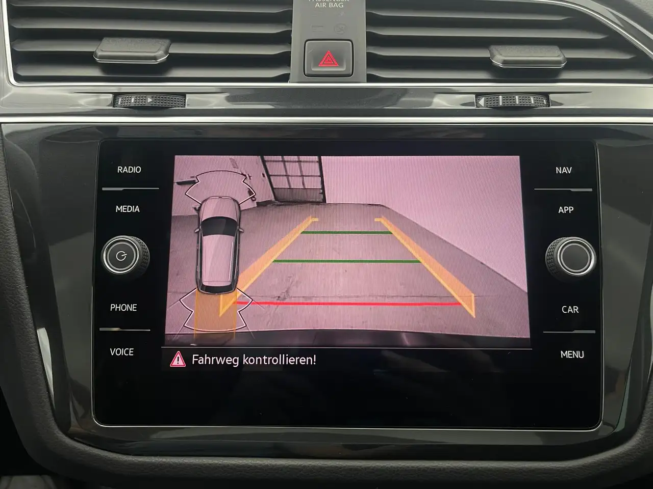 Volkswagen Tiguan 1.4 TSI Elegance eHybrid LED*PANO*KAM — Galería del vehículo 21