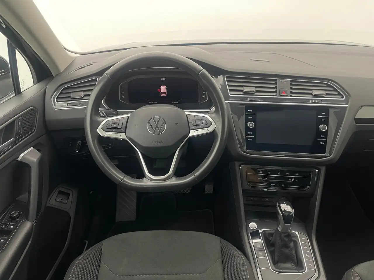 Volkswagen Tiguan 1.4 TSI Elegance eHybrid LED*PANO*KAM — Galería del vehículo 17