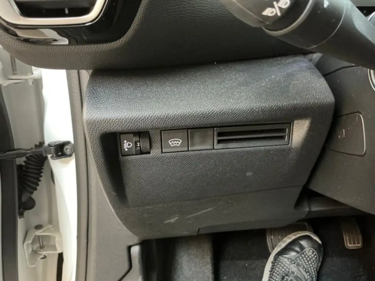 Citroen C4 VTR Sport 1.2 PureTech 130 Kamera LED Navi App — Galerie du véhicule 8