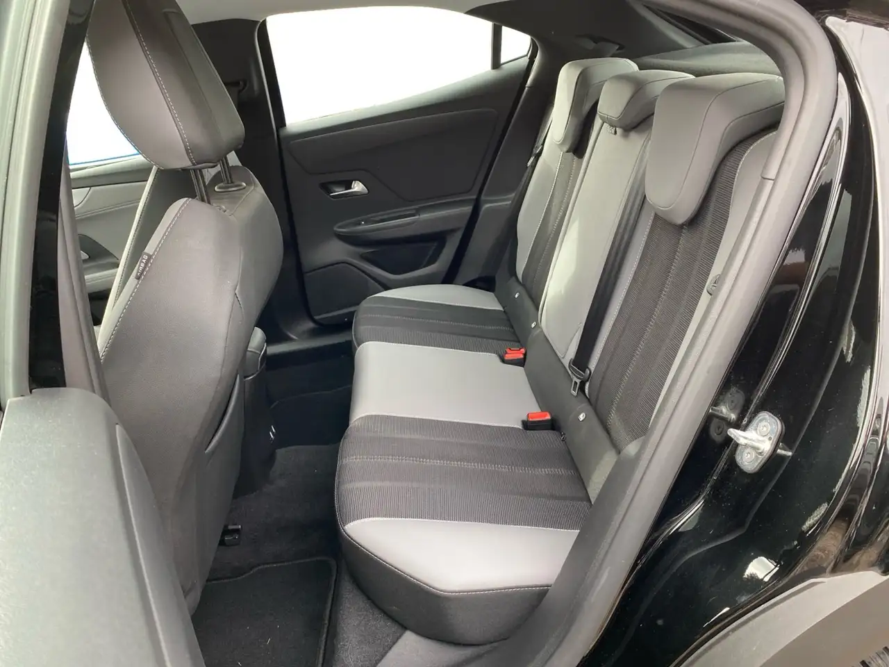 Opel Mokka 1.2 Elegance Klima, Sitzheizung, Parkpilot — معرض صور السيارة 15