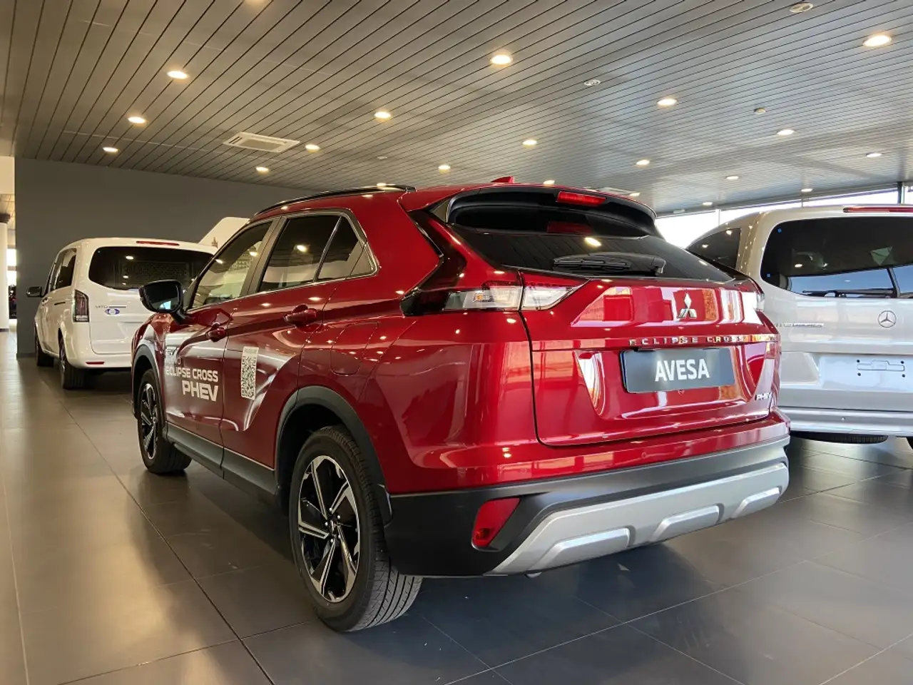 Mitsubishi Eclipse Cross PHEV Kaiteki 4WD — Galerie du véhicule 2