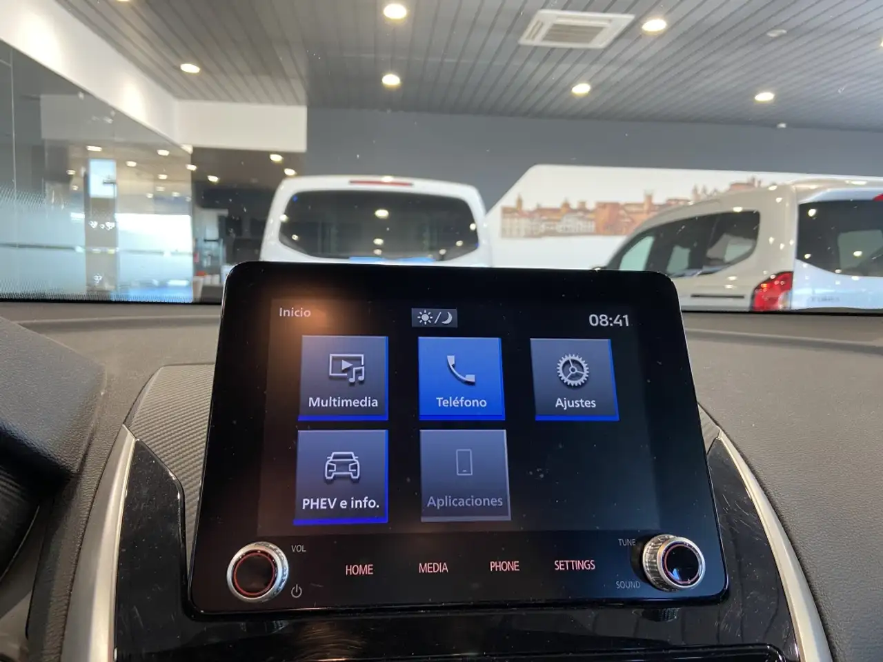 Mitsubishi Eclipse Cross PHEV Kaiteki 4WD — Galerie du véhicule 15