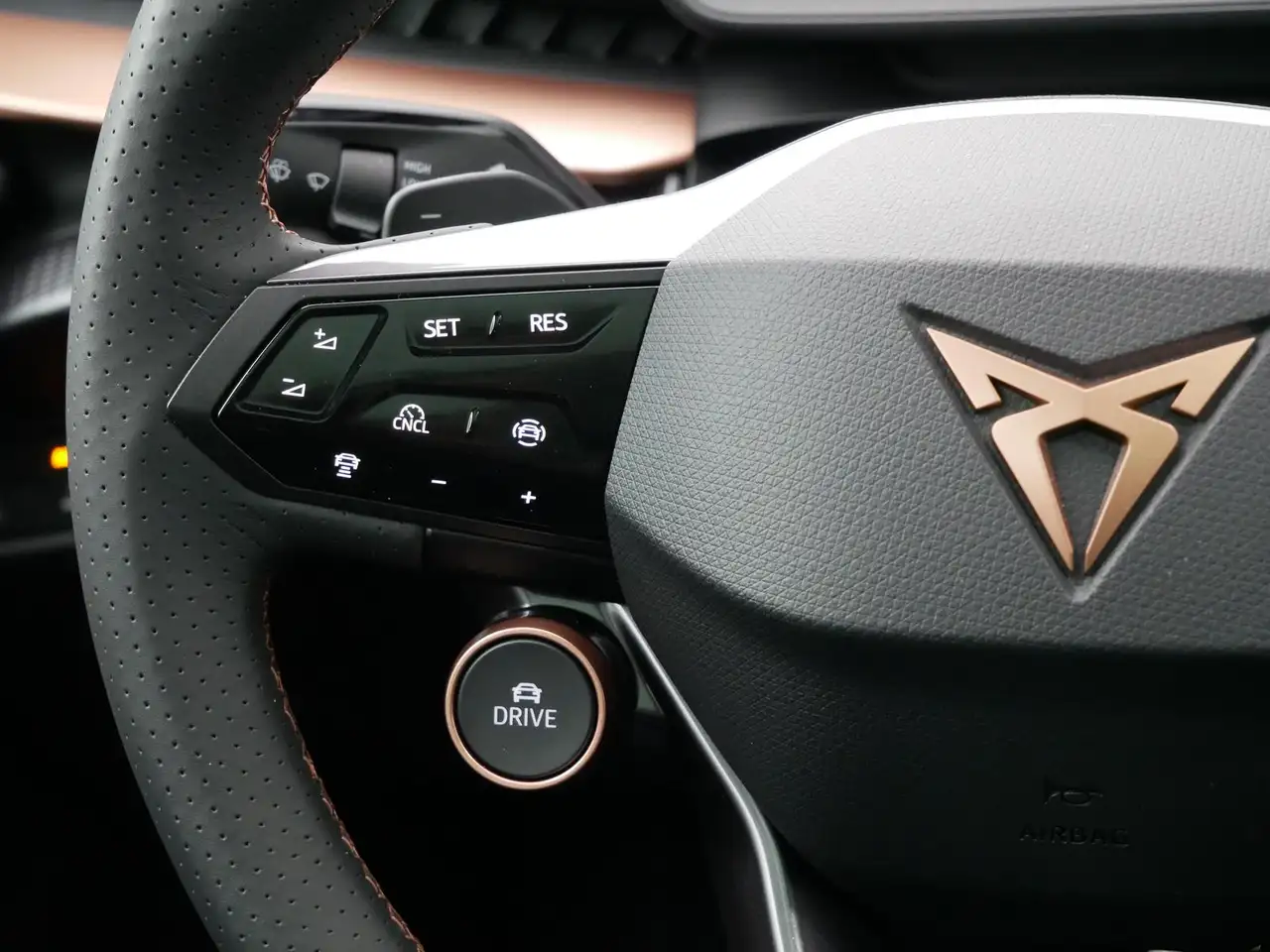 CUPRA Tavascan ENDURANCE 77 kWh + ADRENALINE PACK — Galerie du véhicule 15