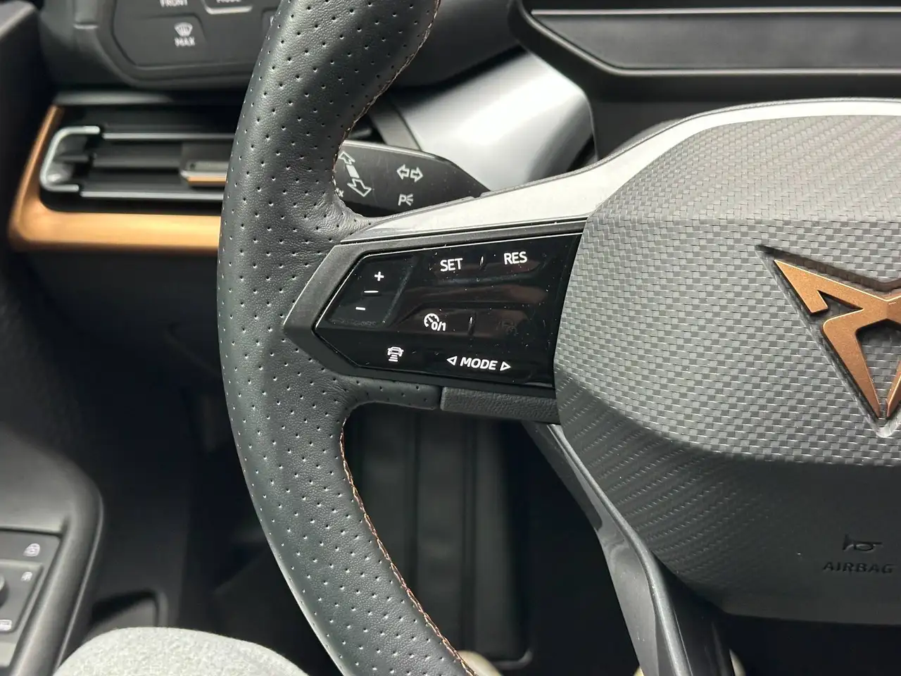 CUPRA Born 150 kW *19Zoll*Wärmepumpe*Below Zero*Beats*Tech-Paket* — Vehicle gallery 17