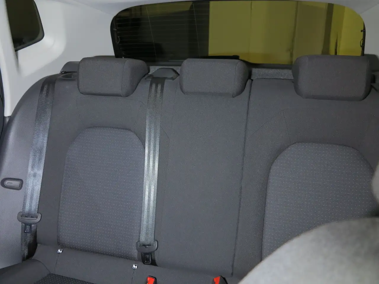 SEAT Arona 1.0 TSI OPF DSG7 Style Nav ParkAssist LM17 — معرض صور السيارة 18