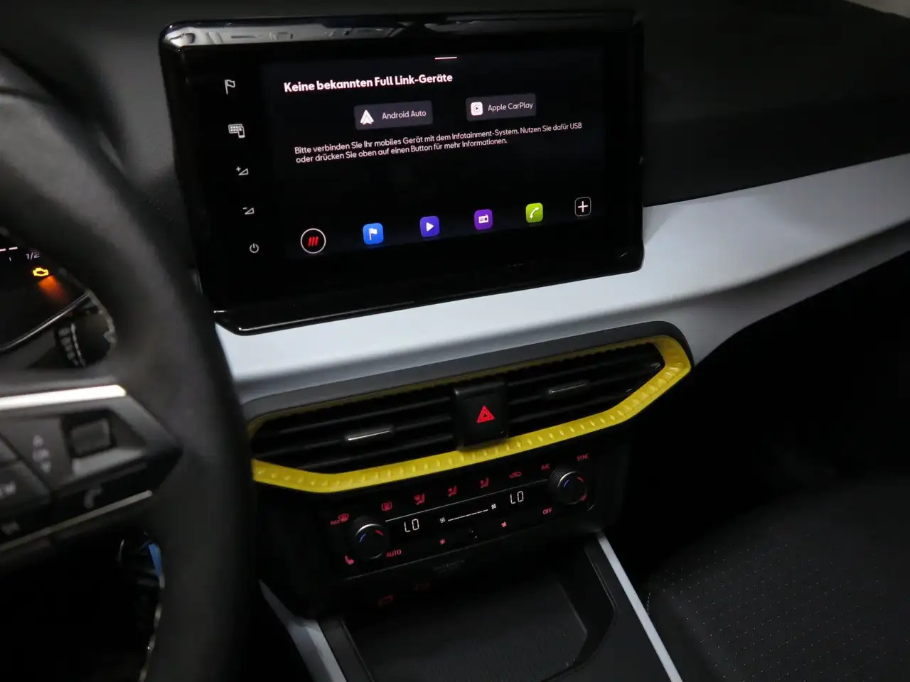 SEAT Arona 1.0 TSI OPF DSG7 Style Nav ParkAssist LM17 — معرض صور السيارة 29