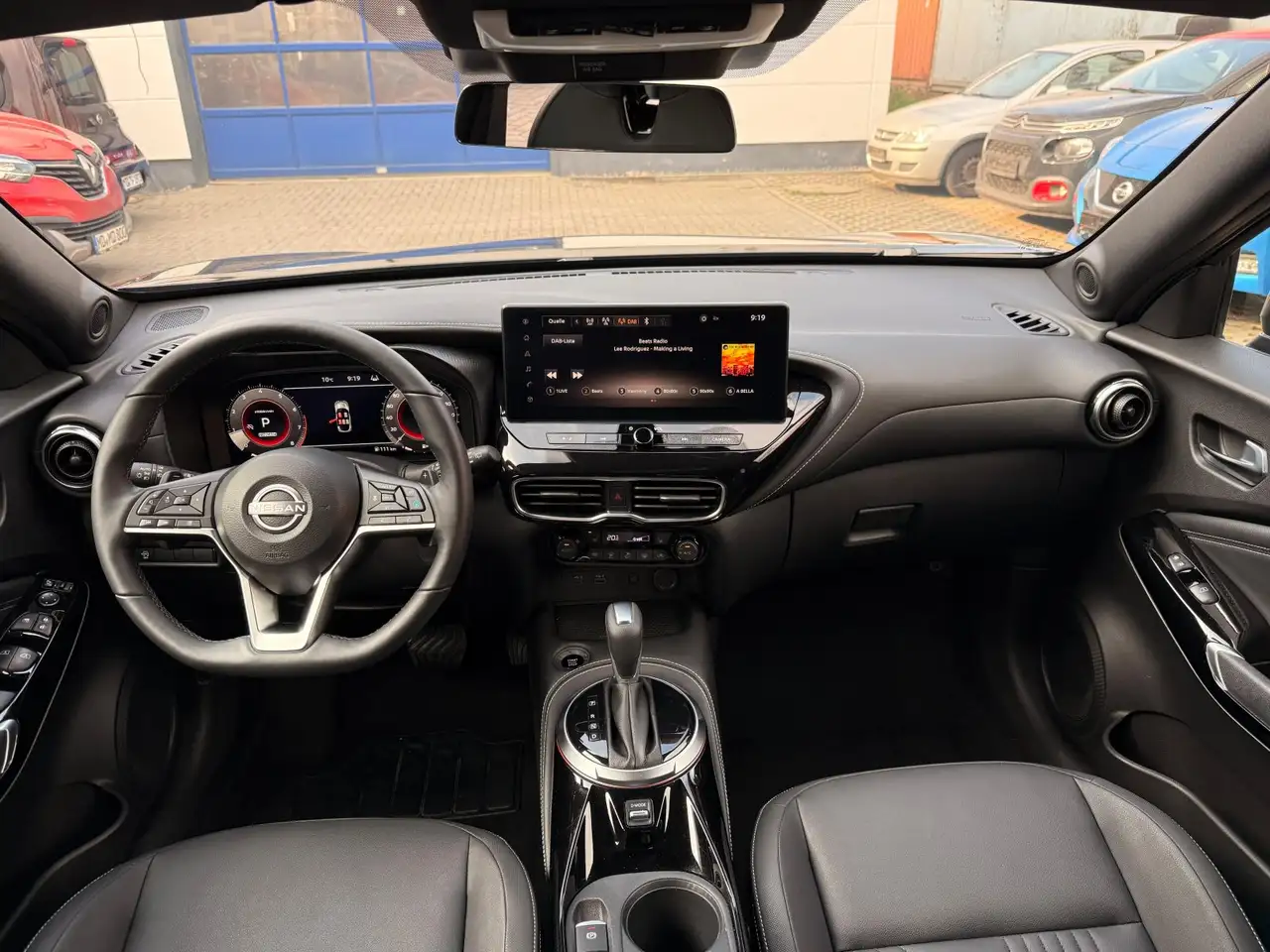 Nissan Juke 1.0 DIG-T DCT TEKNA/LEDER/360°/NAVI/LED — معرض صور السيارة 11