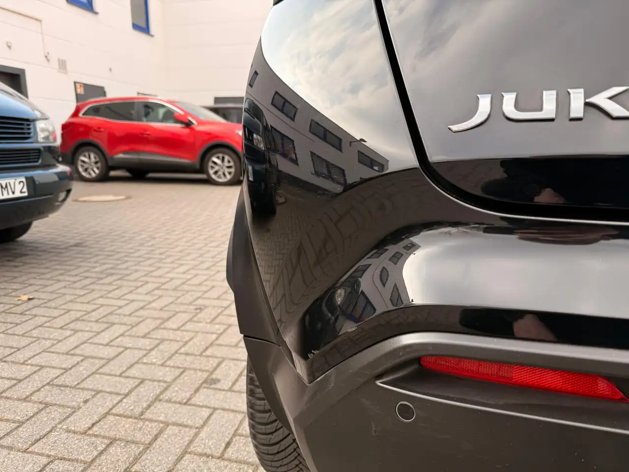 Nissan Juke 1.0 DIG-T DCT TEKNA/LEDER/360°/NAVI/LED — معرض صور السيارة 19