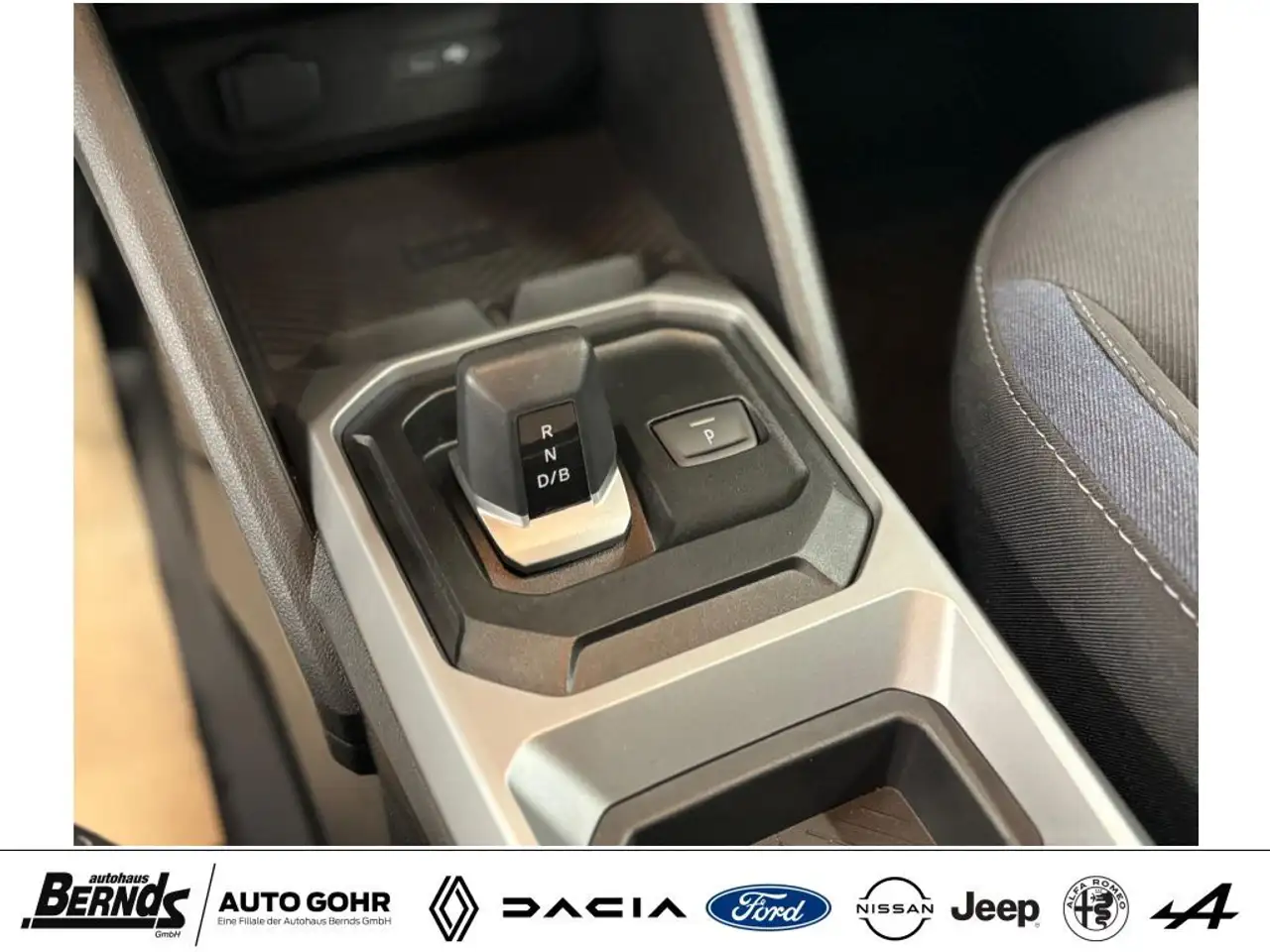 Dacia Duster Hybrid 140 Journey Winter+P. CityP. Assistent uvm. — Galería del vehículo 21