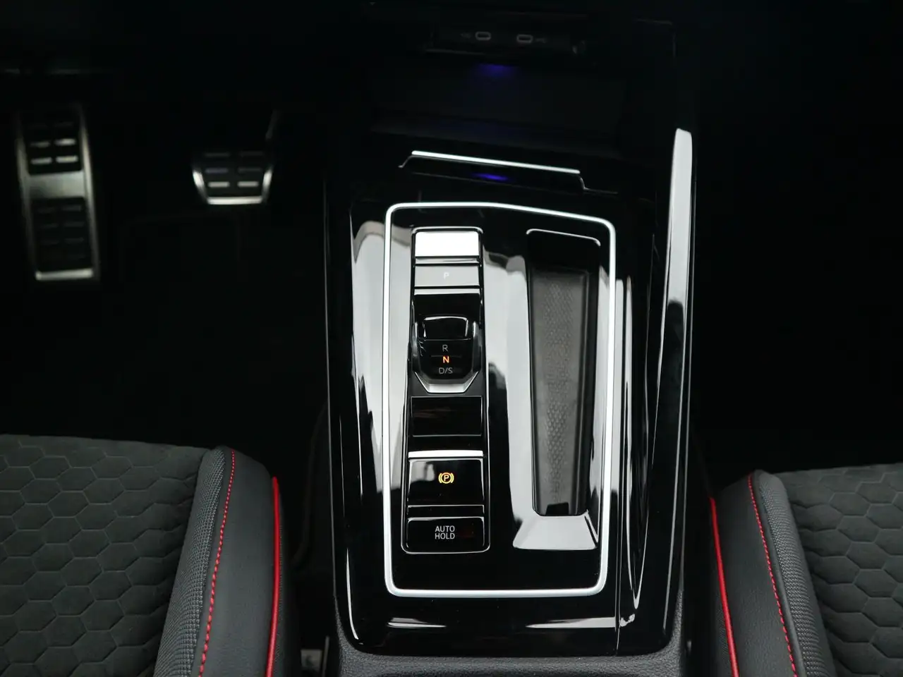 Volkswagen Golf GTI Clubsport 2.0 TSI DSG PANO RFK ACC NAVI — Galería del vehículo 12
