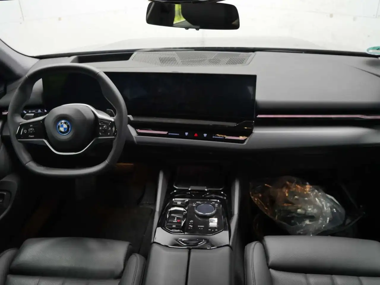 BMW 530 e Lim Aut. — Vehicle gallery 6