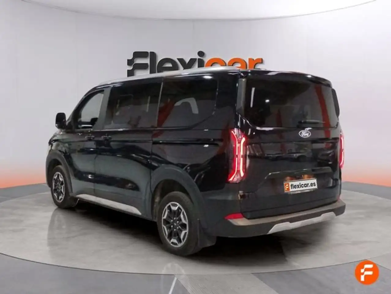 Ford Tourneo Custom 2.0 EcoBlue Active 150 — معرض صور السيارة 4