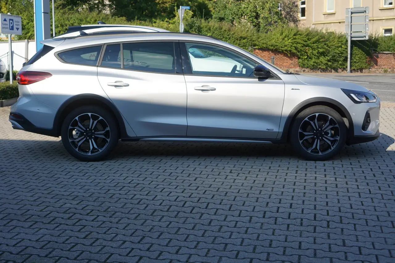 Ford Focus Active X ***KAMERA*NAVI*KEY-FREE*LED*** — Galerie du véhicule 4