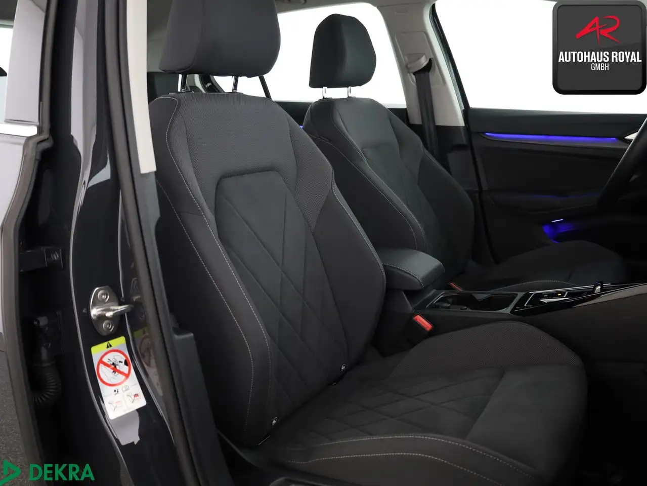 Volkswagen Golf VIII 2.0 TSI STYLE MASSAGE,MEMORY,CARPLAY — Galerie du véhicule 11