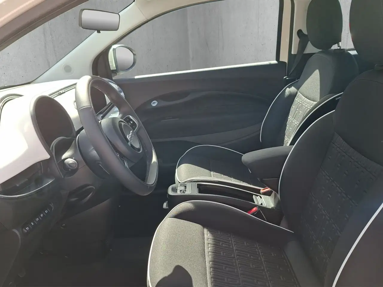 Fiat 500 -e Base Automatik — معرض صور السيارة 9