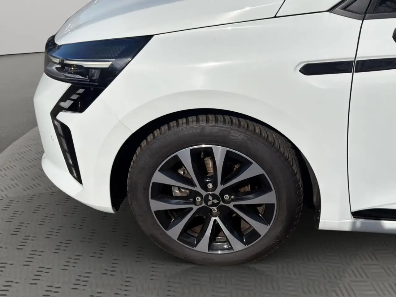 Mitsubishi Colt Plus PLUS 1,0l Turbo-Benziner NAVI+KLIMA+LED — Vehicle gallery 7