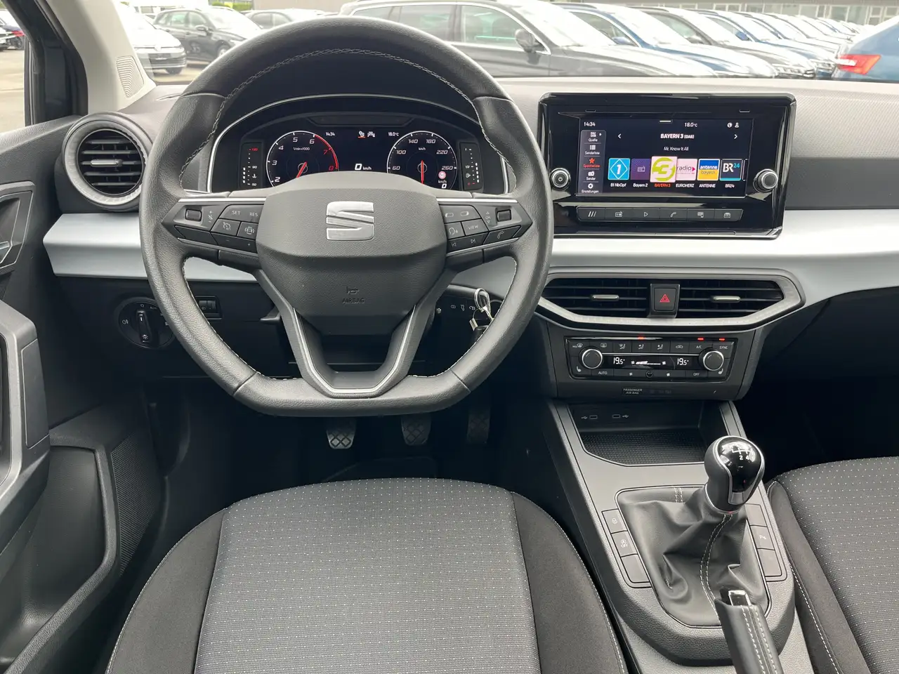 SEAT Ibiza 1.0 TSI Style Edition 100€ m.20% Anz. LED RFK SH — Galerie du véhicule 16