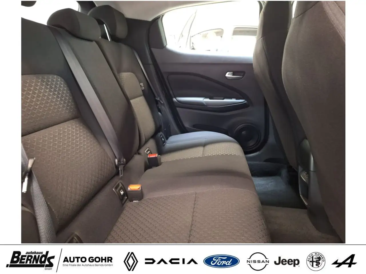 Nissan Juke 1.0 DIG-T Acenta Connect NAVI KomfortP. Voll-LED — معرض صور السيارة 4