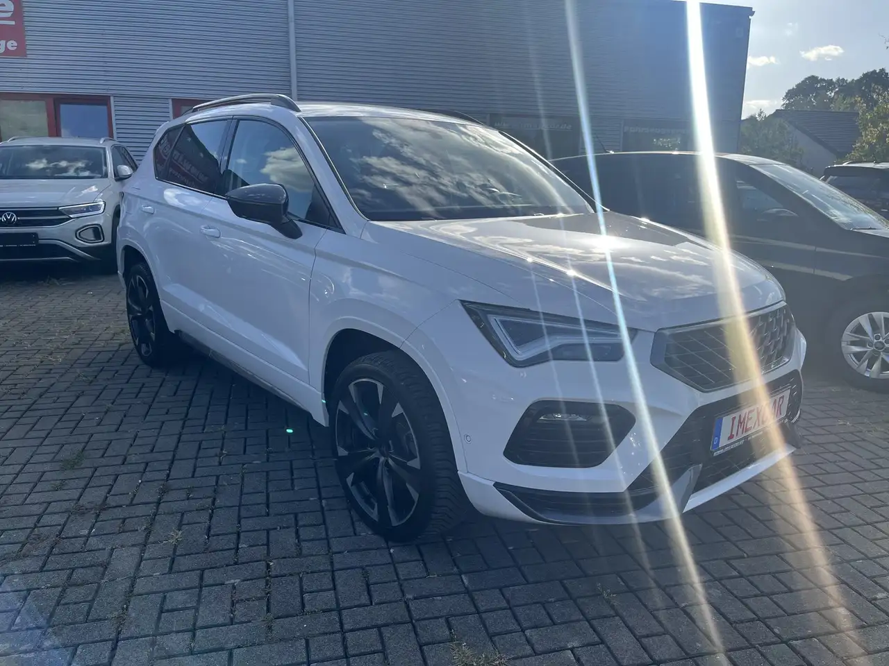 CUPRA Ateca 1,5 TSI DSG + Navi + Kamera + 19 Zoll + Voll LED + — Vehicle gallery 19