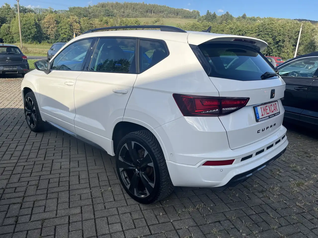 CUPRA Ateca 1,5 TSI DSG + Navi + Kamera + 19 Zoll + Voll LED + — Vehicle gallery 3