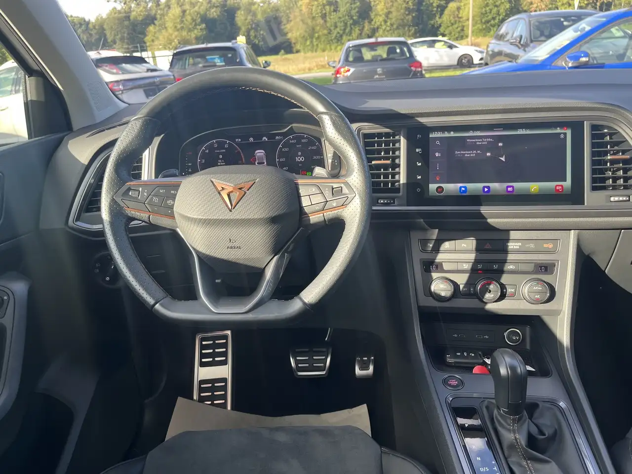 CUPRA Ateca 1,5 TSI DSG + Navi + Kamera + 19 Zoll + Voll LED + — Vehicle gallery 6