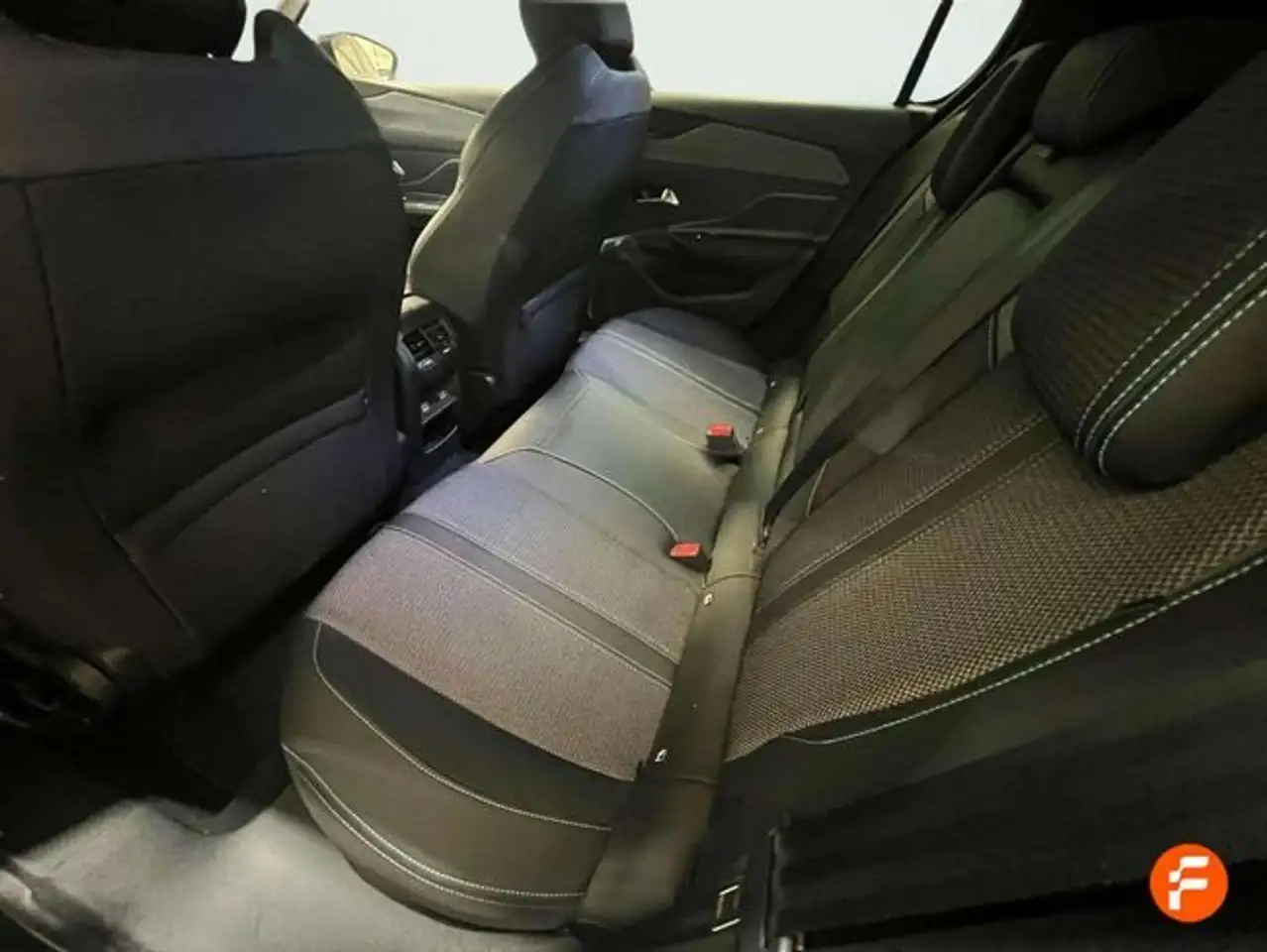 Peugeot 308 1.5 BlueHDi S&S Allure EAT8 130 — Vehicle gallery 17